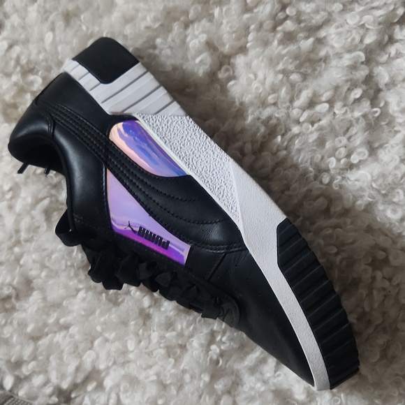 PUMA womens 9.5 sneakers - Picture 4 of 6